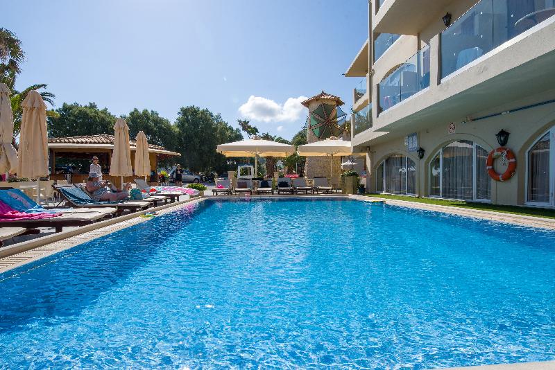 酒店 Kalyves Beach