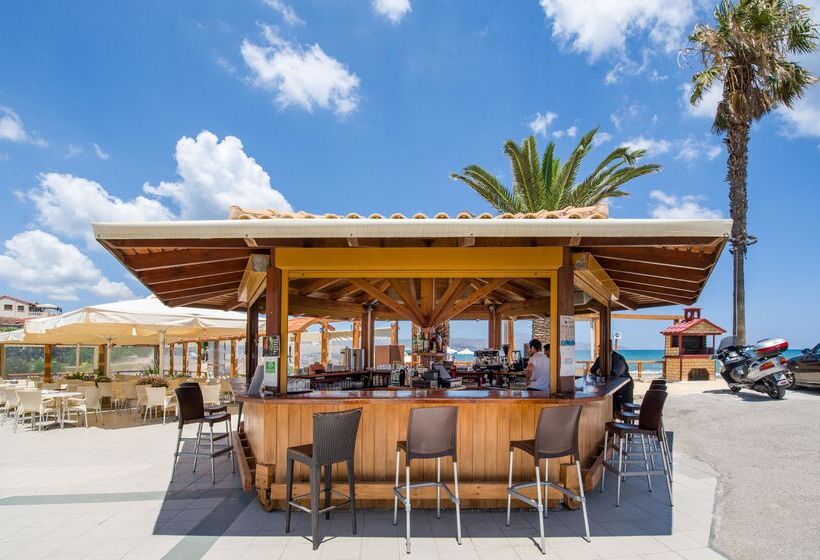 酒店 Kalyves Beach