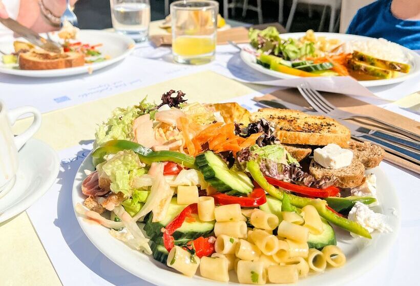 酒店 Kalyves Beach