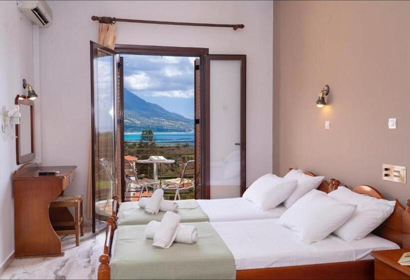 ホテル Karavados Beach