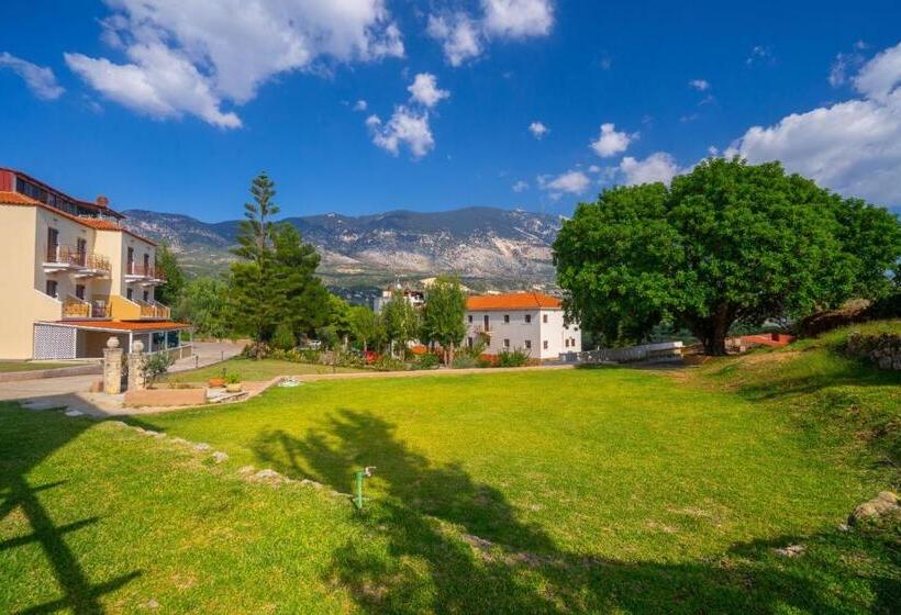 ホテル Karavados Beach