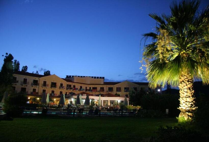 ホテル Karavados Beach