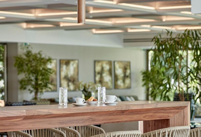 Отель Kontokali Bay Resort & Spa