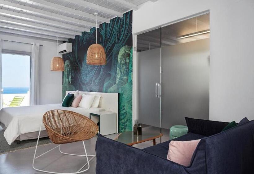 Kouros Hotel & Suites