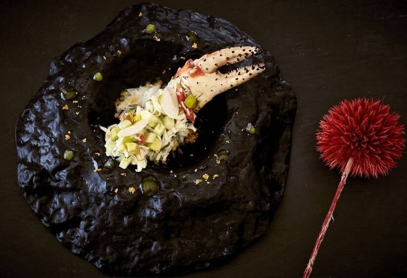 Kouros Hotel & Suites