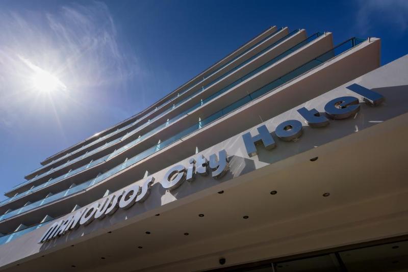 בית מלון כפרי Manousos City