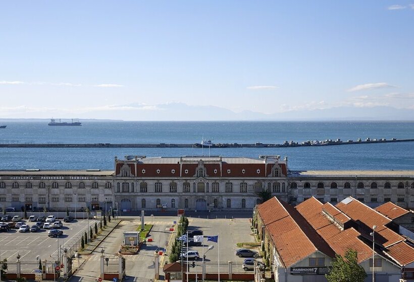 هتل Mediterranean Palace