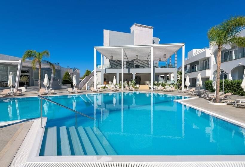 فندق Oceanis Park