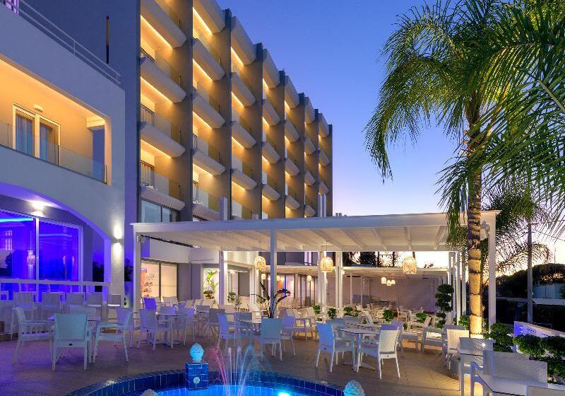 فندق Oceanis Park