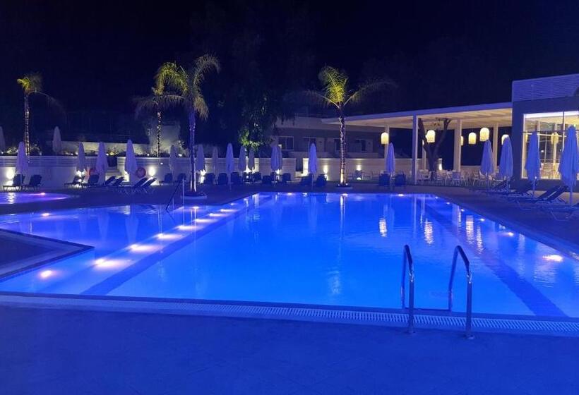 فندق Oceanis Park