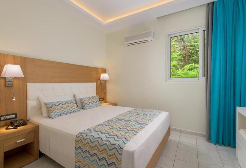 فندق Oceanis Park