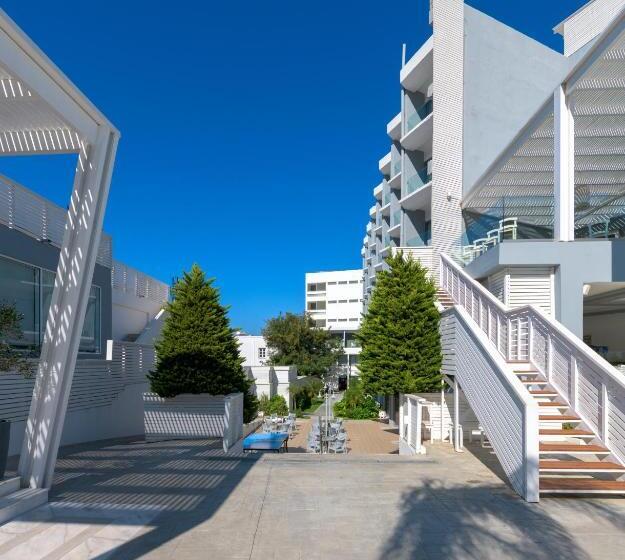 فندق Oceanis Park