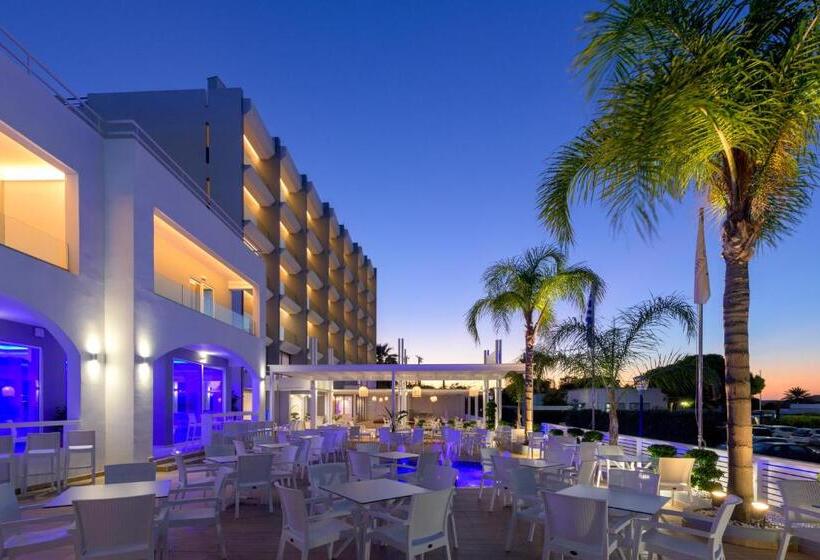 فندق Oceanis Park