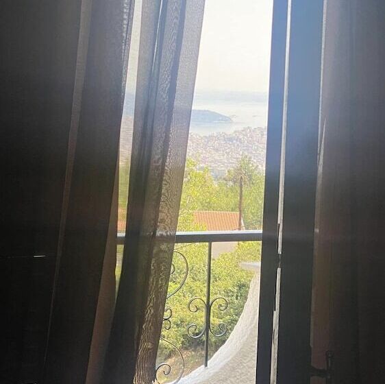 ホテル Philoxenia