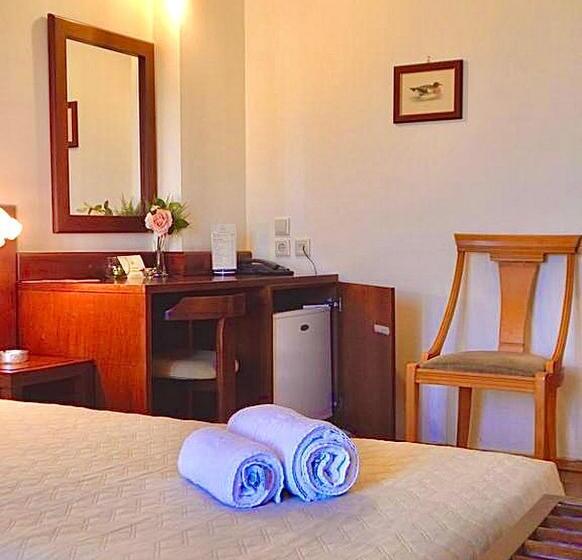 ホテル Philoxenia