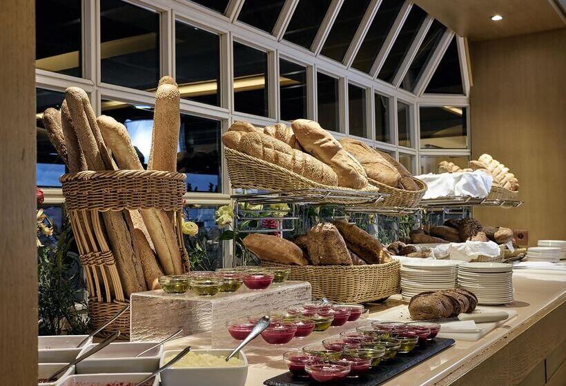 호텔 Pilot Beach Resort