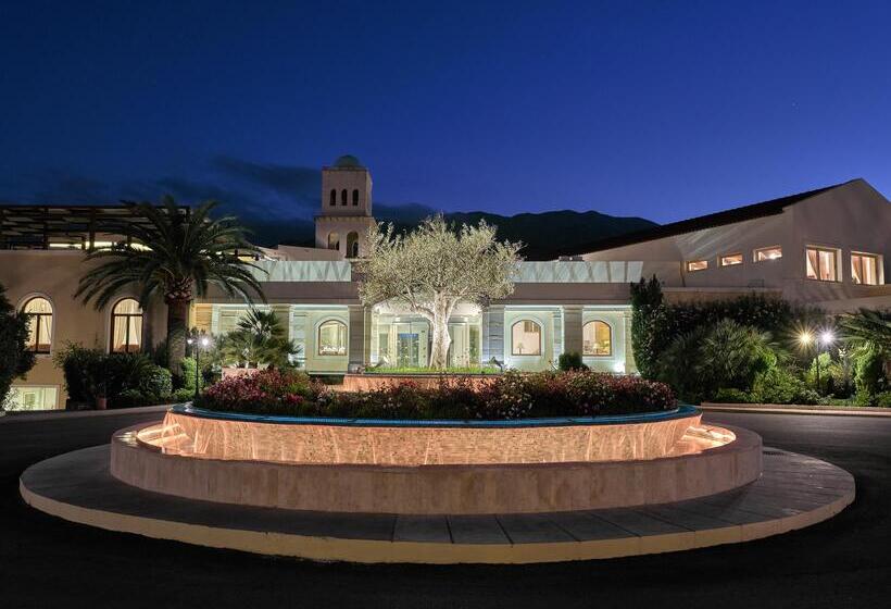 호텔 Pilot Beach Resort