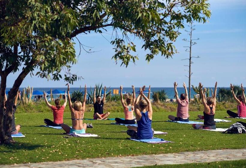 호텔 Pilot Beach Resort