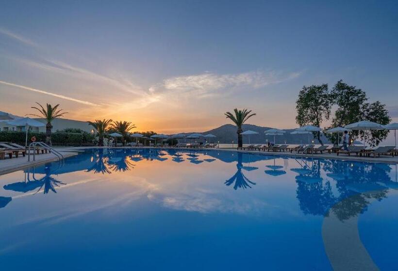 호텔 Pilot Beach Resort