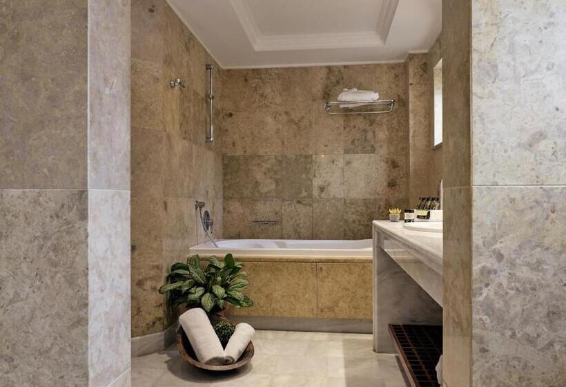 호텔 Pilot Beach Resort