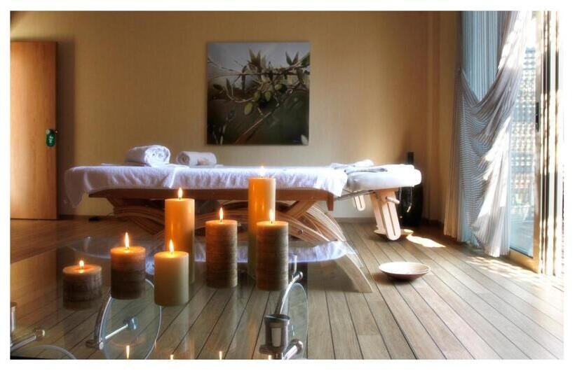 호텔 Pilot Beach Resort