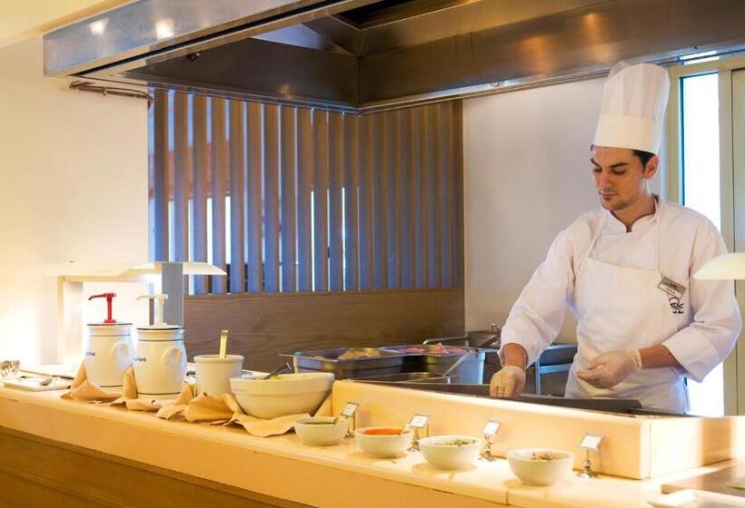 호텔 Pilot Beach Resort