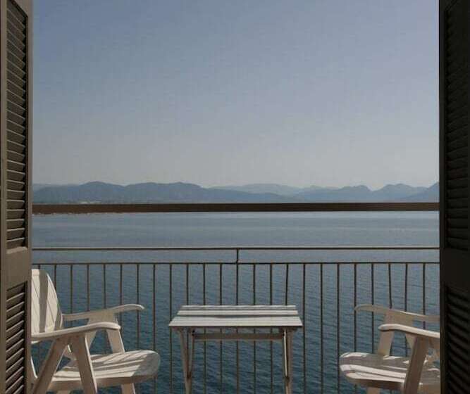 Отель Theoxenia