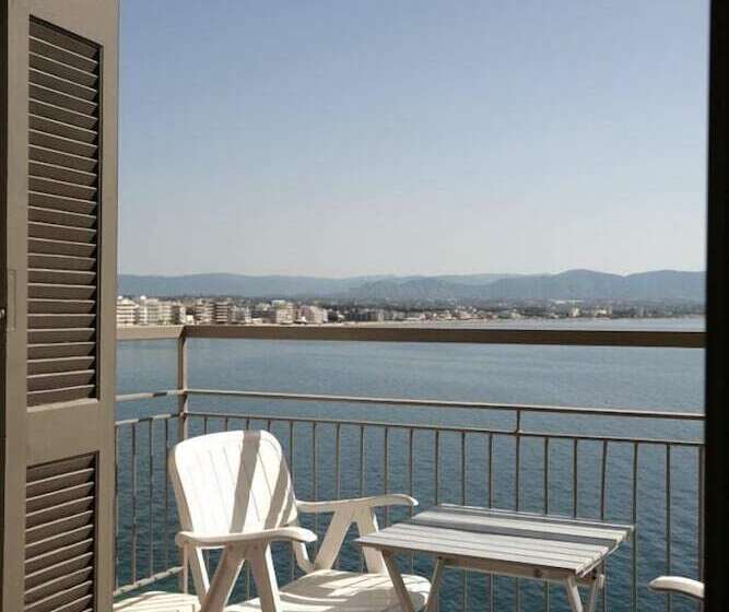 Отель Theoxenia