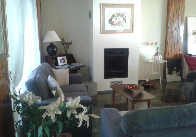 Отель Theoxenia