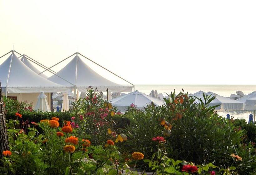 Makryammos Bungalows