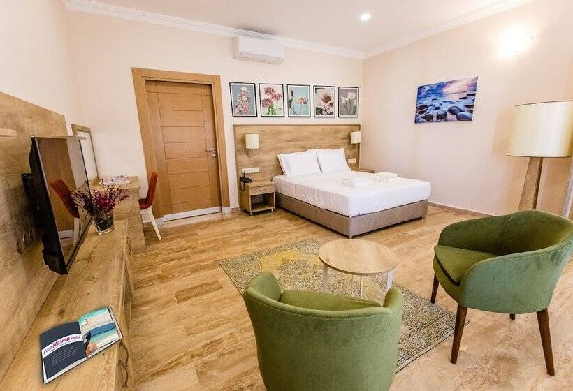 בית מלון כפרי Club Marma