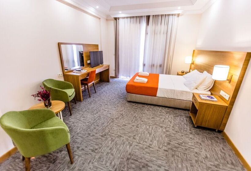 בית מלון כפרי Club Marma