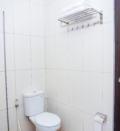 Отель Triza By Oyo Rooms