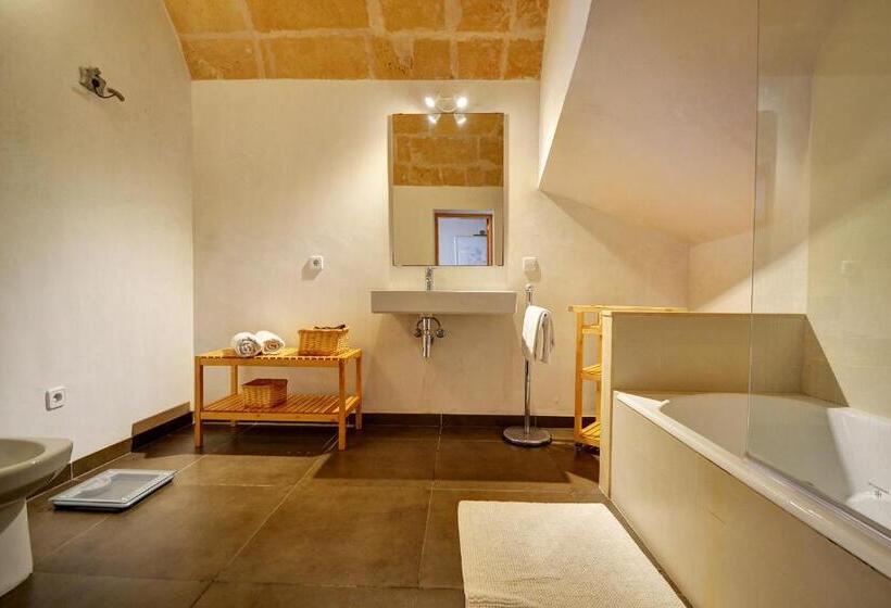 Amilcar House By Slow Villas