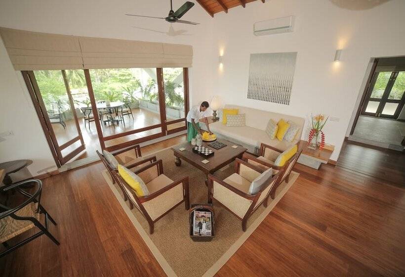 호텔 Calamansi Cove Villas