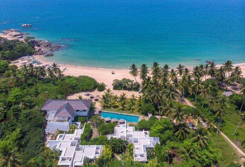 호텔 Calamansi Cove Villas