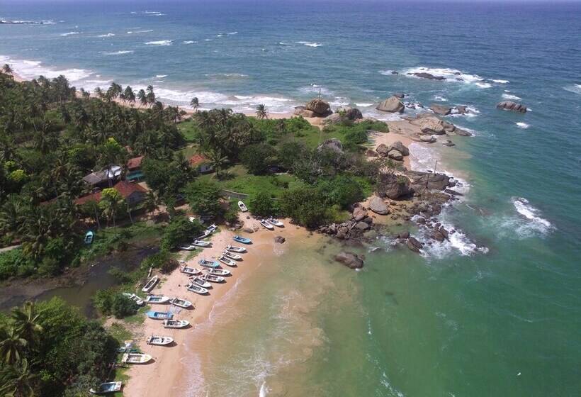 호텔 Calamansi Cove Villas