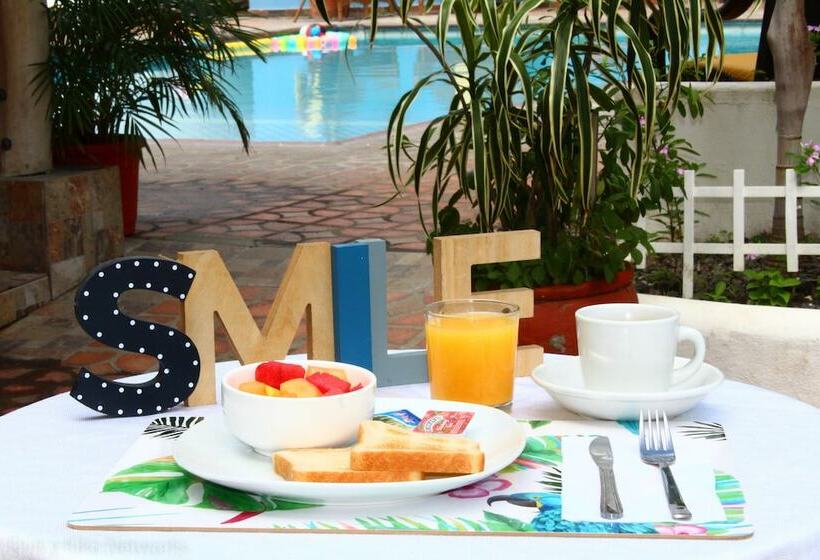 Отель Coronado Inn