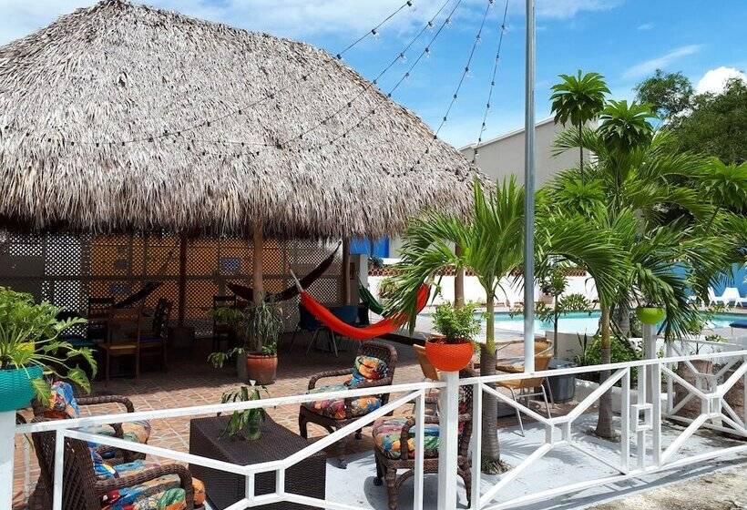 Отель Coronado Inn