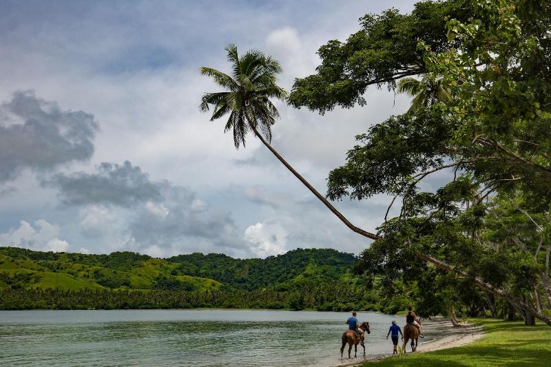 Отель Namale Resort And Spa