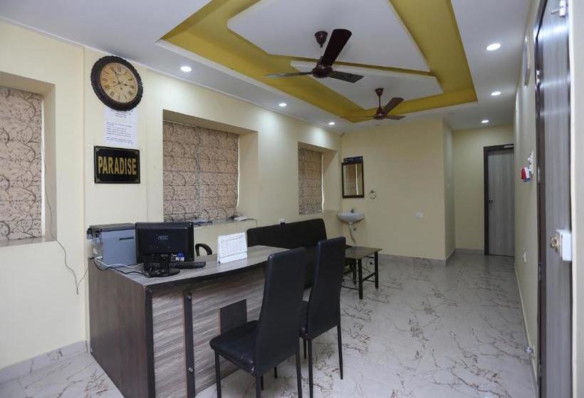 Отель Fab Paradise Inn I