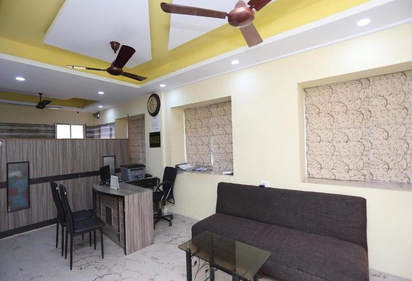 Отель Fab Paradise Inn I