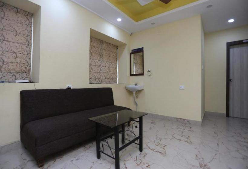 Отель Fab Paradise Inn I