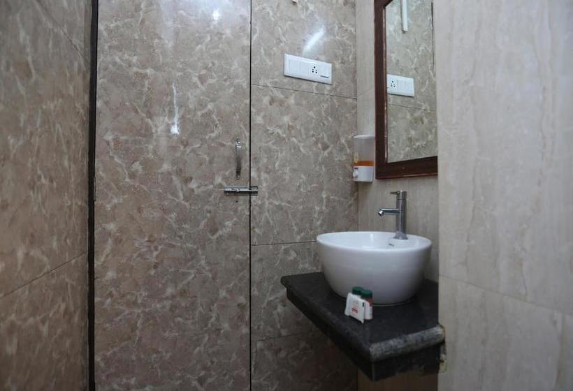 Отель Fab Paradise Inn I