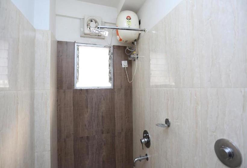 Отель Fab Paradise Inn I