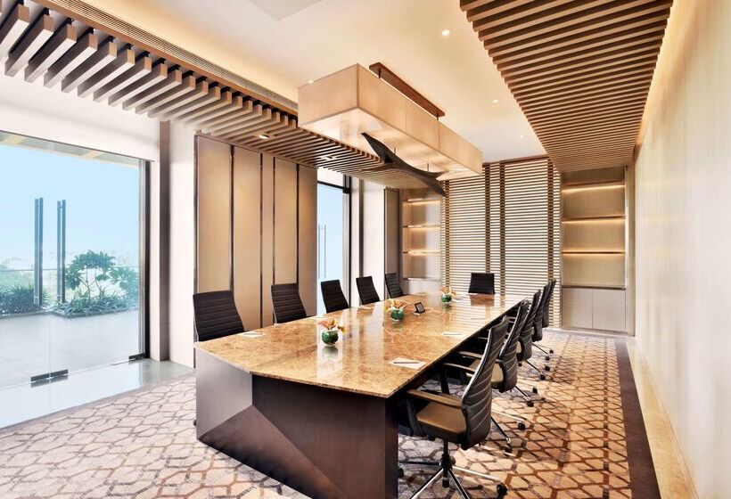 هتل Radisson Blu Coimbatore