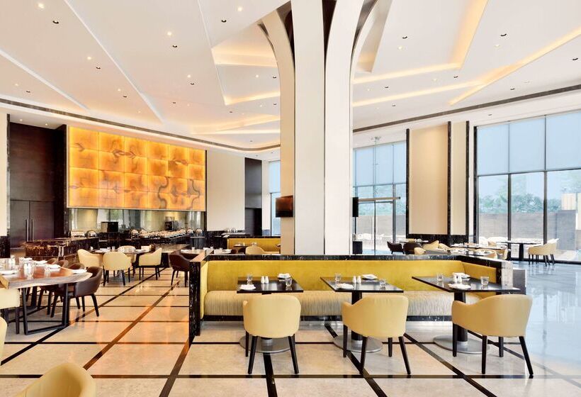 هتل Radisson Blu Coimbatore