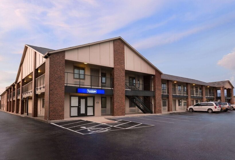 فندق Travelodge By Wyndham Wellington Ks