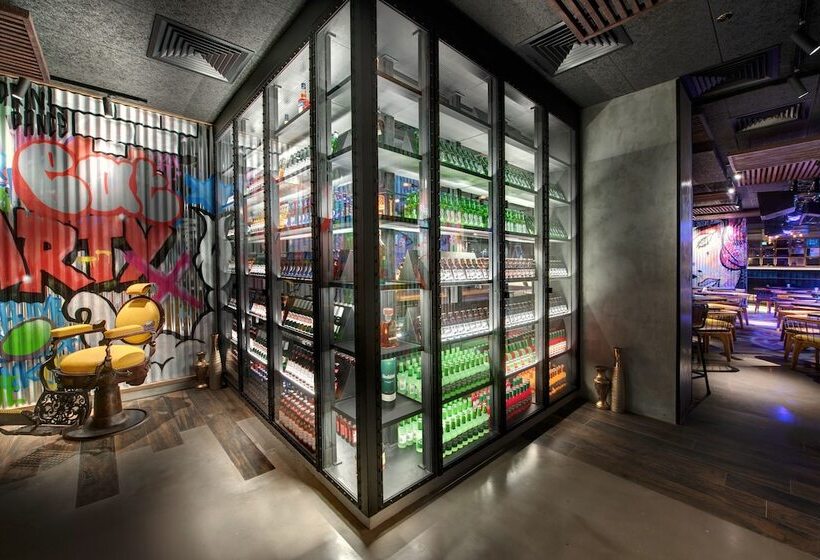 Hyatt Place Dubai Al Rigga Residences