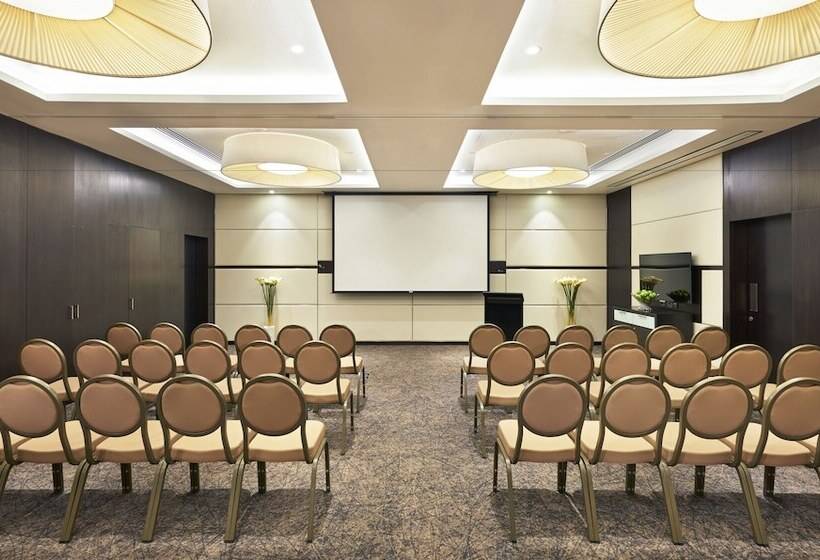 Hyatt Place Dubai Al Rigga Residences